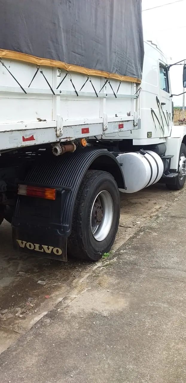 Volvo edc Gold 98/99 4x2 pneu zero,troca por cavalo mais novo. - Foto 5