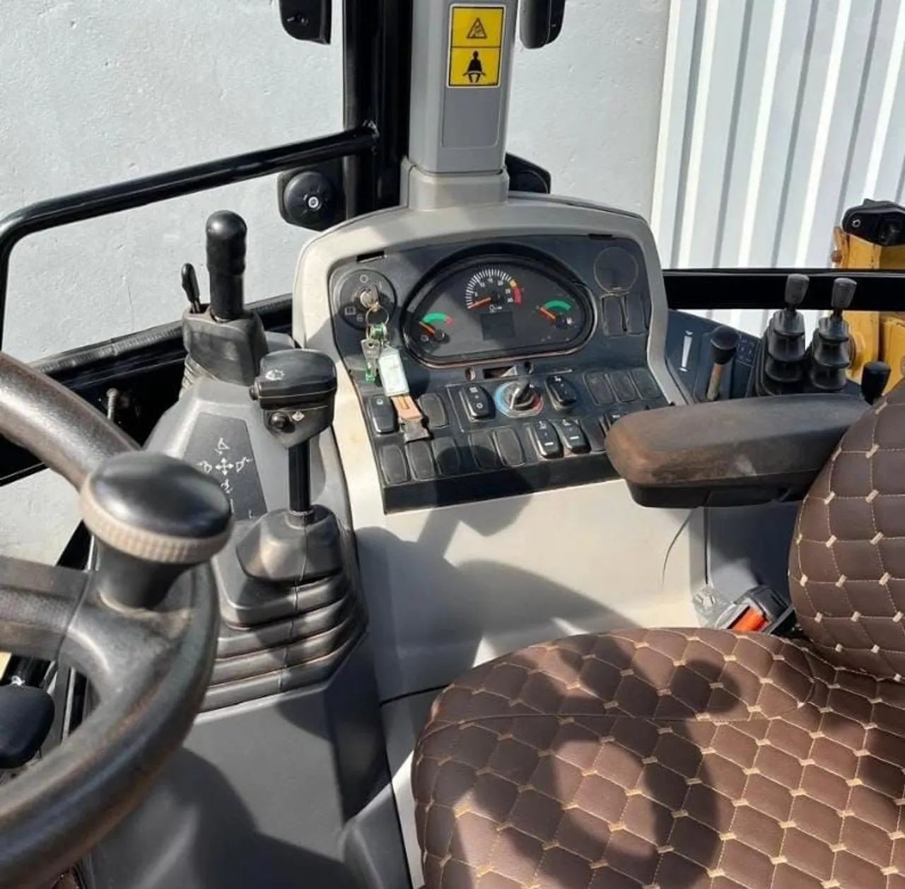 Retroescavadeira Caterpillar 416 2022 - Foto 5