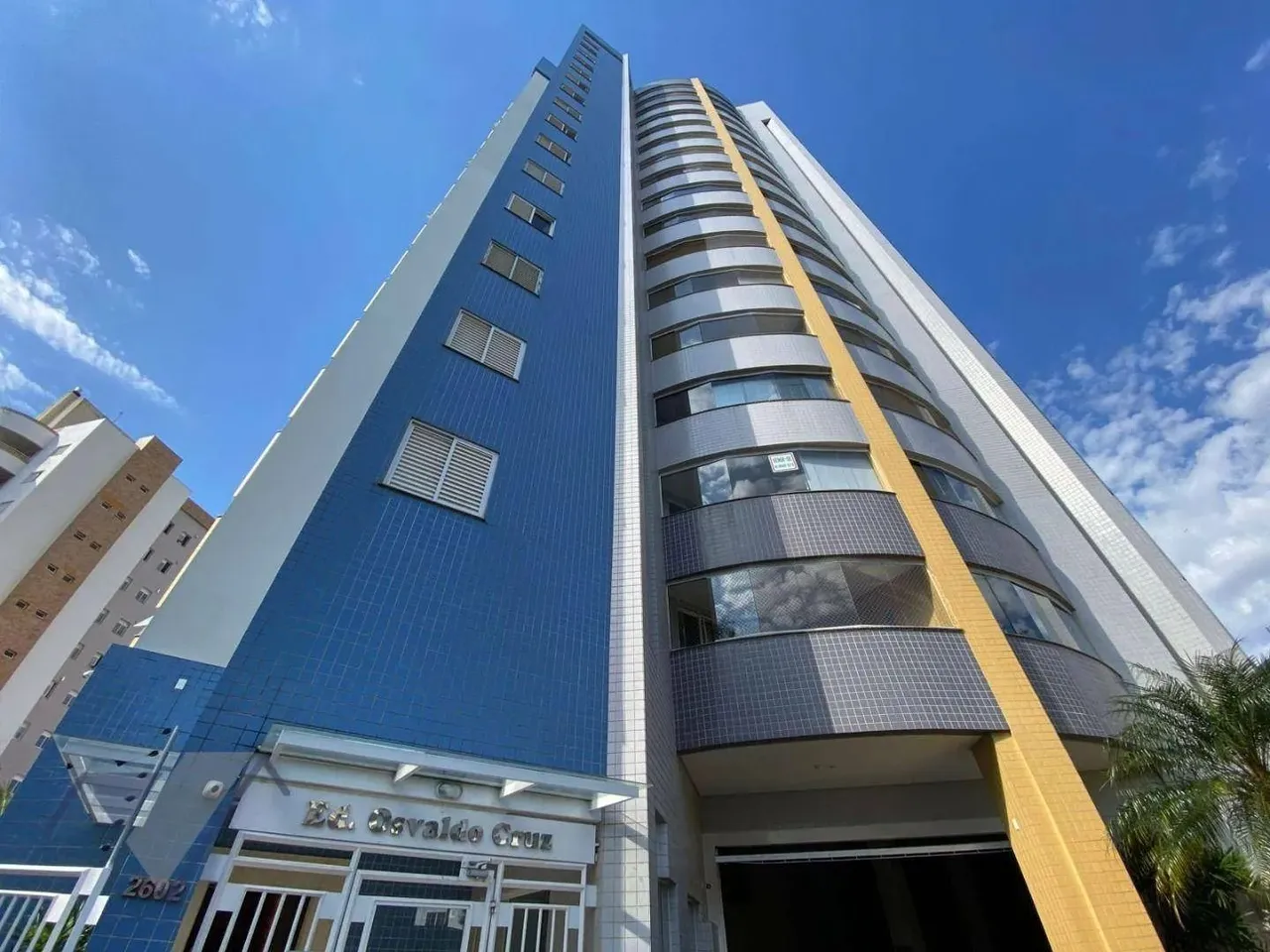 Apartamento com 3 dormitórios para alugar, 152 m² por R$ 6.370,00/mês - Centro - Cascavel/