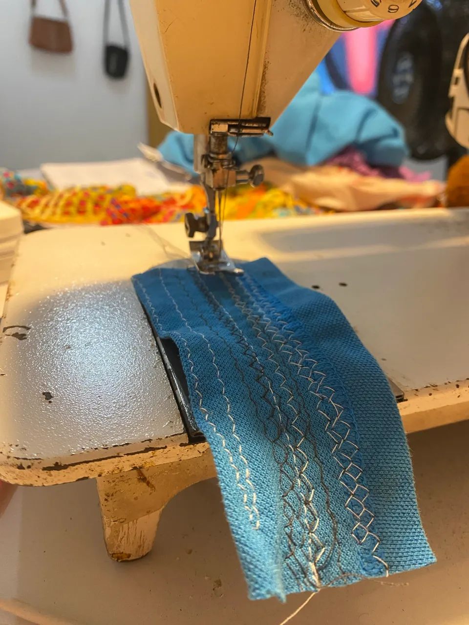 Máquina de Costura Singer - Foto 2