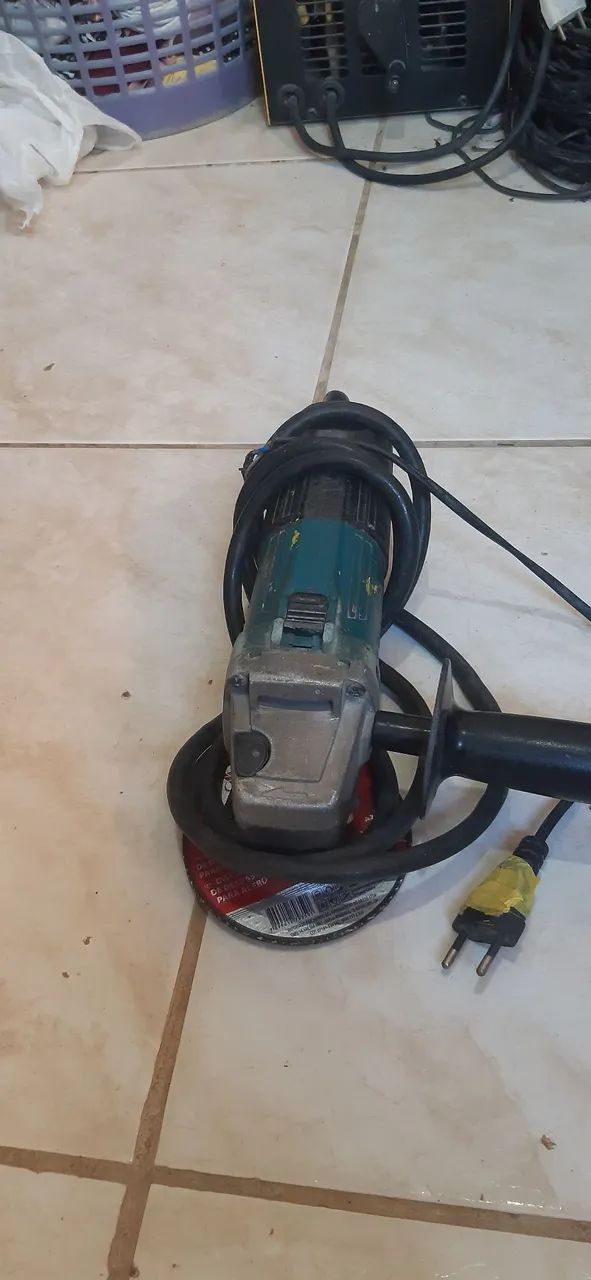 Esmerilhadeira makita 110 volts - Foto 3