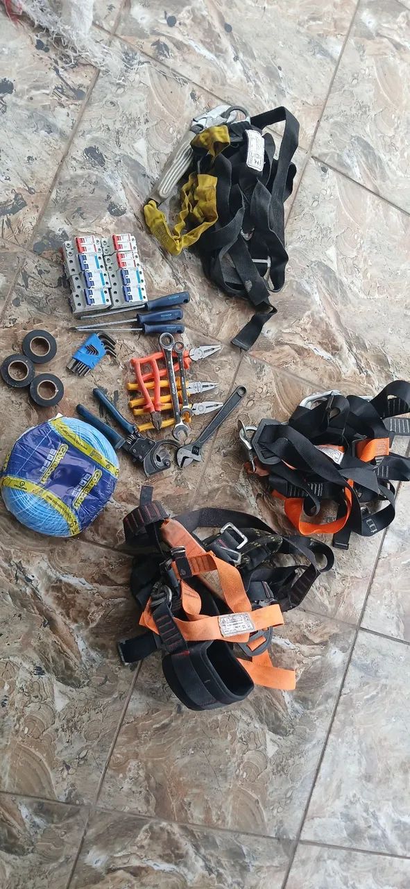 Vendo essas ferramentas e matérias 64850409933953122