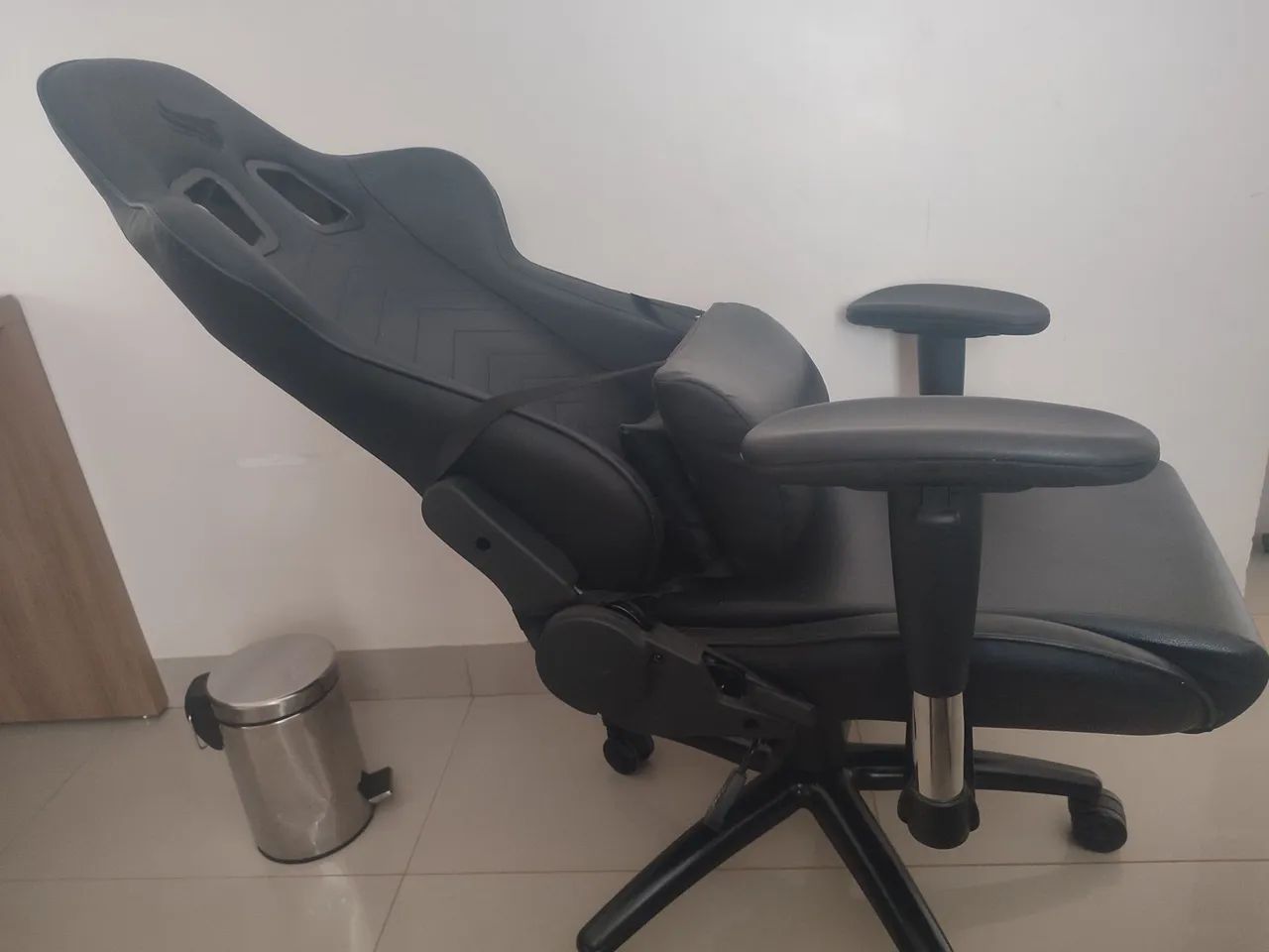 Cadeira Gamer Preta Pichau tripler couro - Foto 3