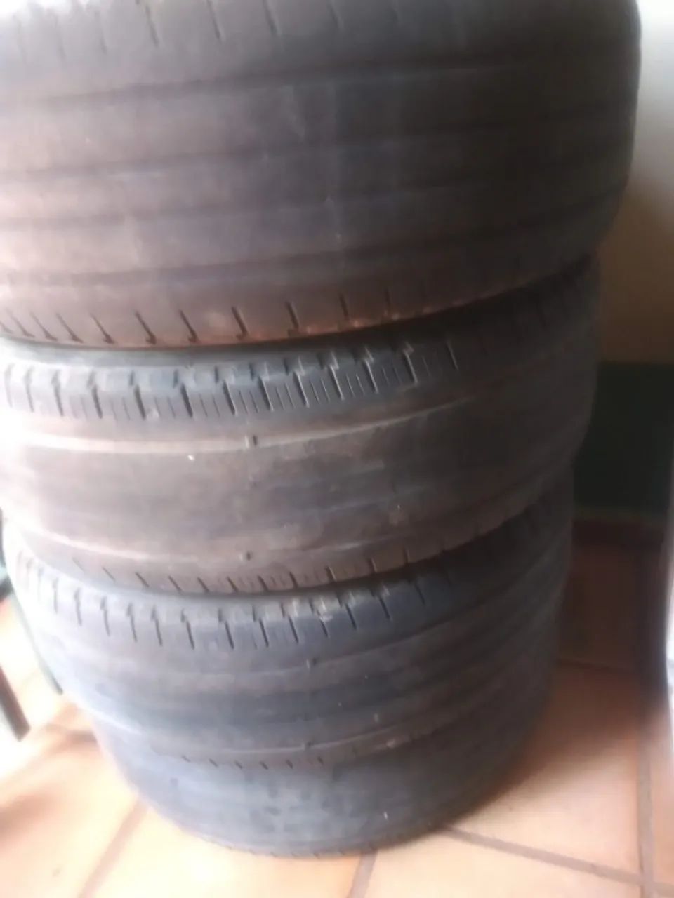 pneus 265/75/16R de camionete bom pra recauchutar - Foto 5