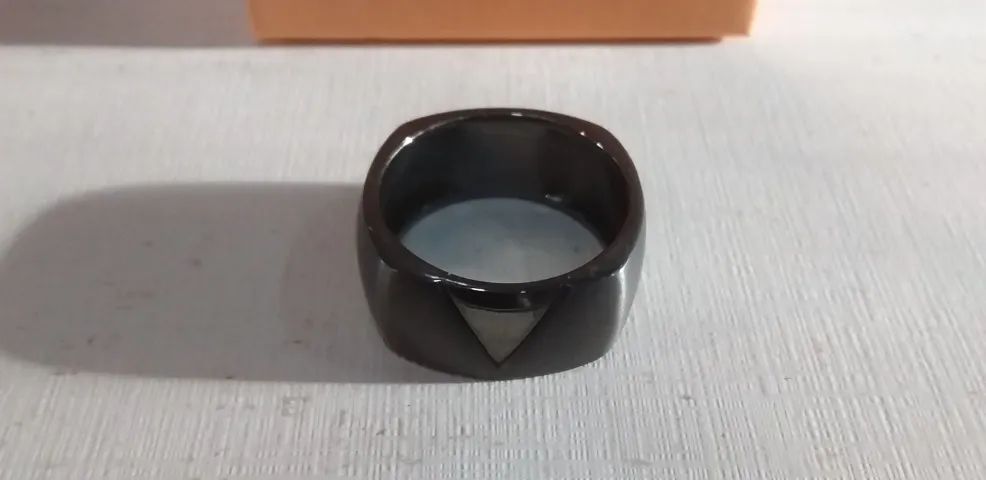 Anel Vivara Man 10mm - Prata com Ródio Negro - Aro 23
