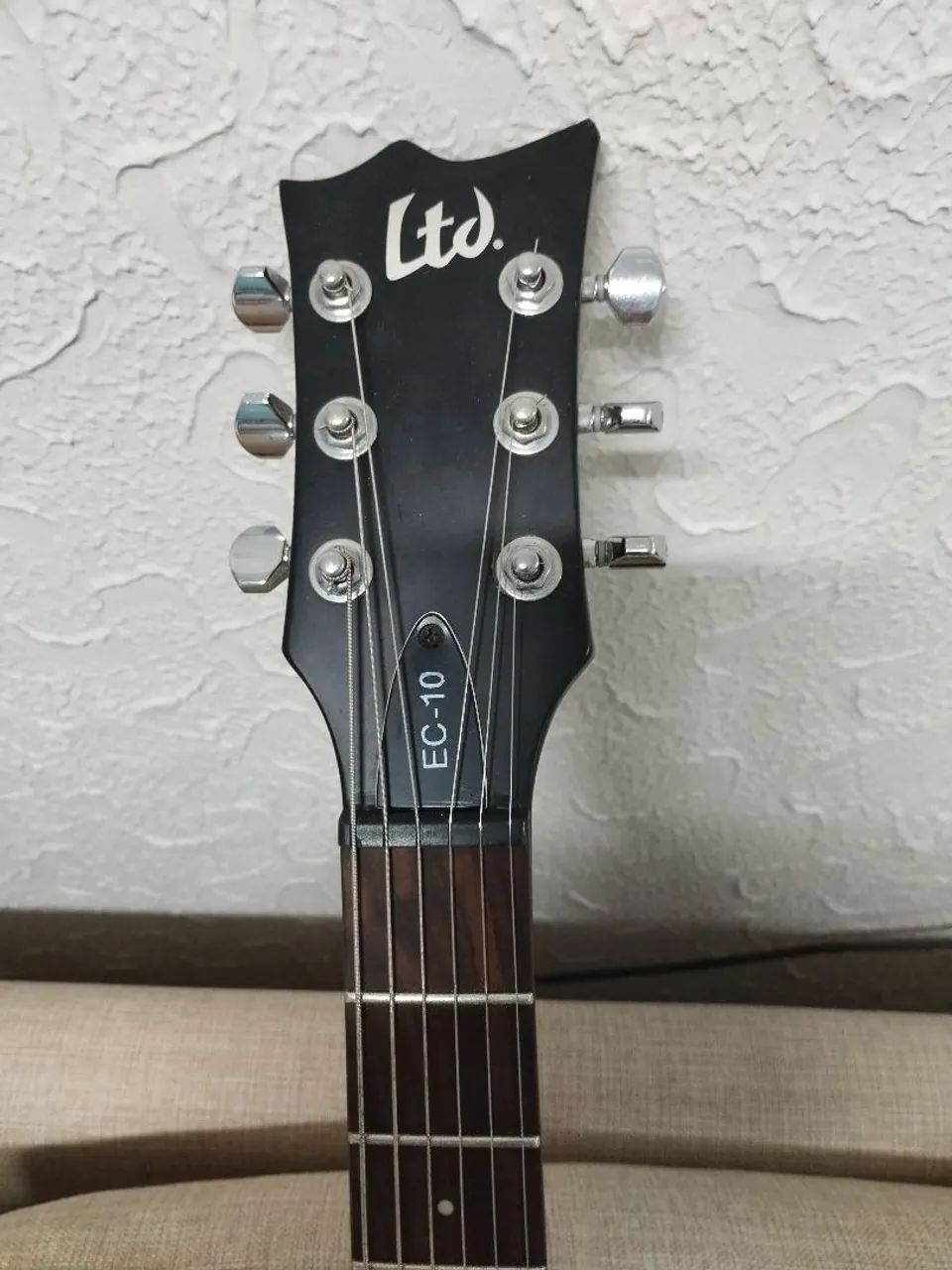Guitarra LTD Les Paul  - Foto 2