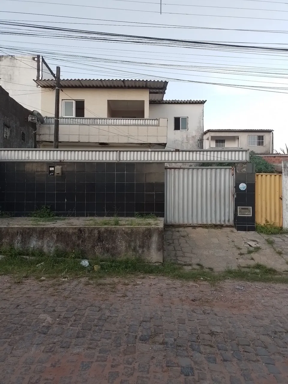Alugo casa