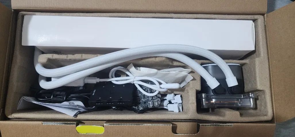 Walter Coller Corsair icue link titan 360 rgb - Foto 2