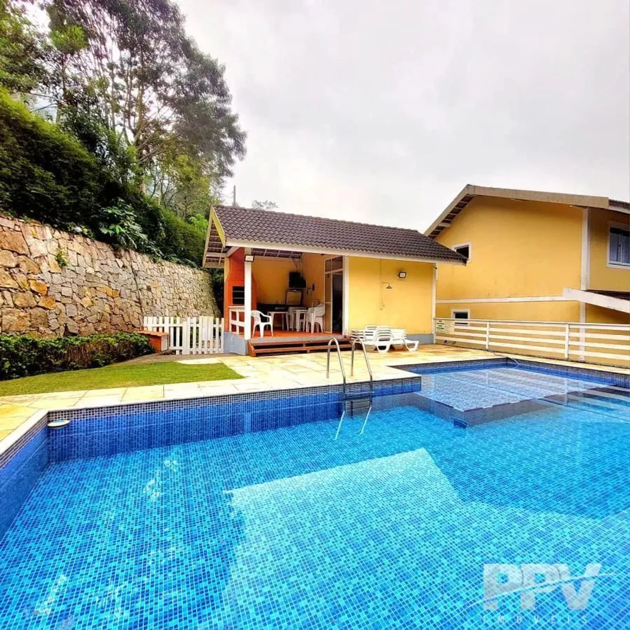 Casa em Condomínio para Venda em Teresópolis, Granja Guarani, 3 dormitórios, 1 suíte, 2 ba