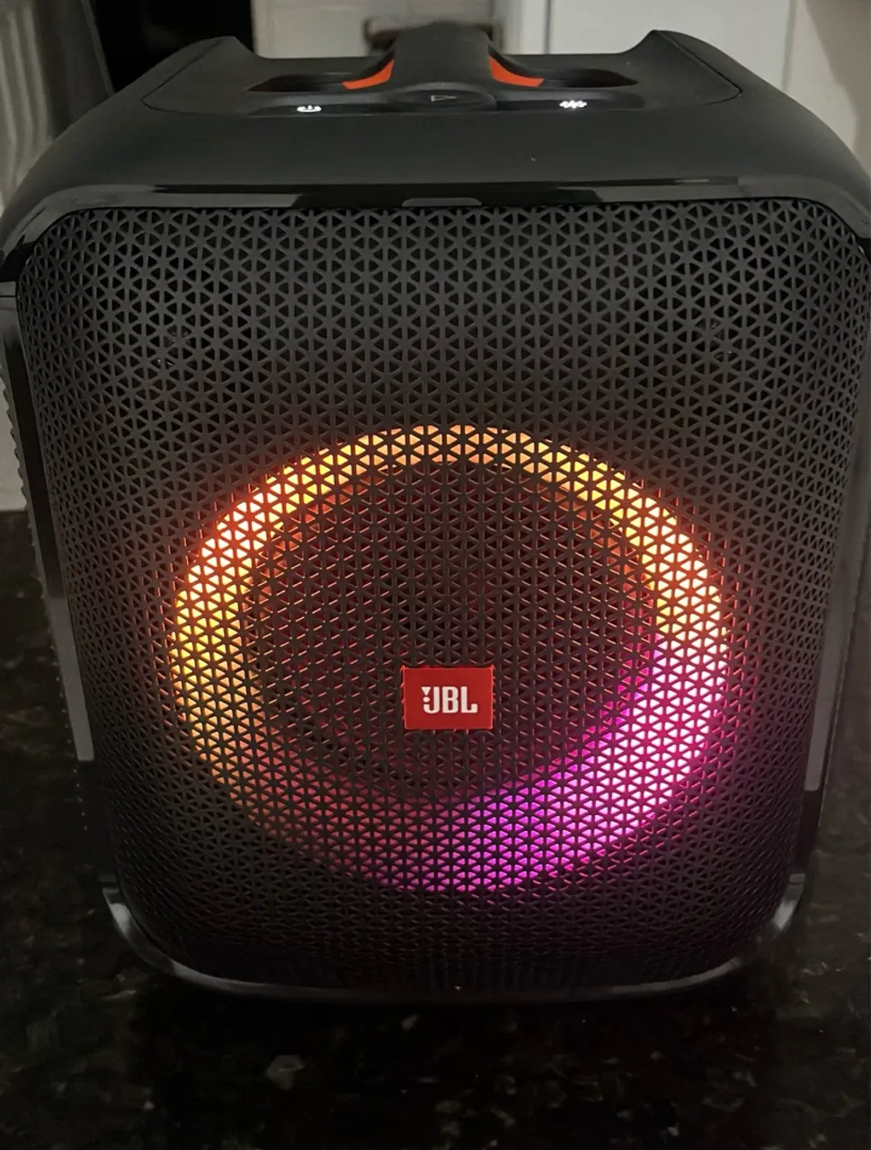 Caixa de Som JBL com Iluminação