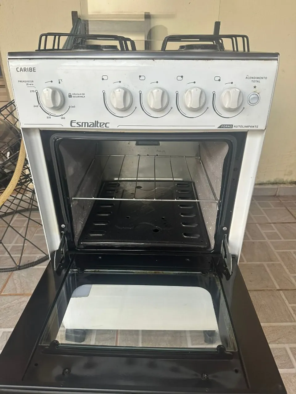Fogão de cozinha quatro bocas com forno