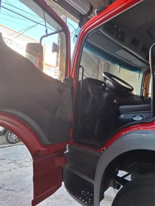 Mercedes Benz Atego - Ano: 2012 - Foto 5
