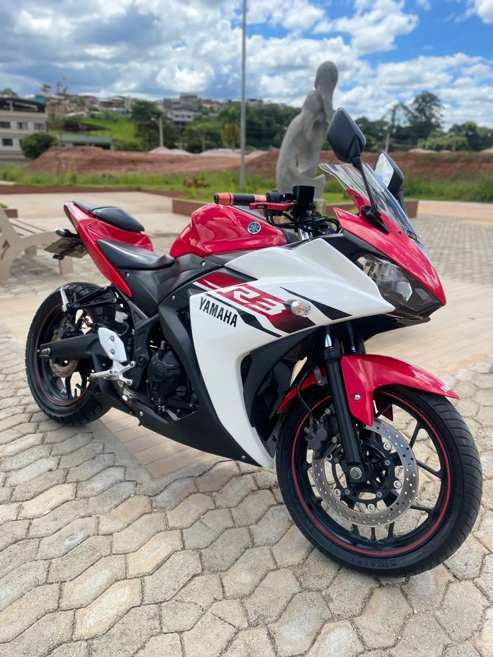 Motos YAMAHA YZF 2016 no Brasil