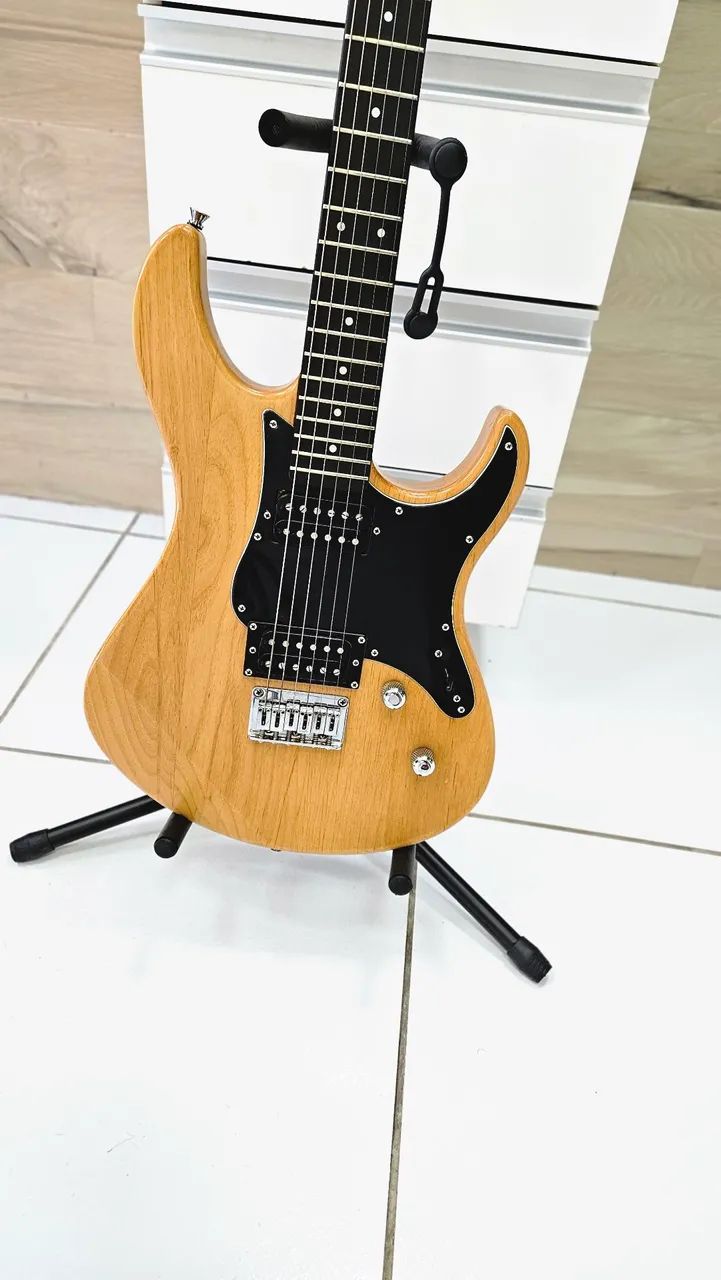  Guitarra Yamaha Pacifica 120H ano 2011 - Foto 3