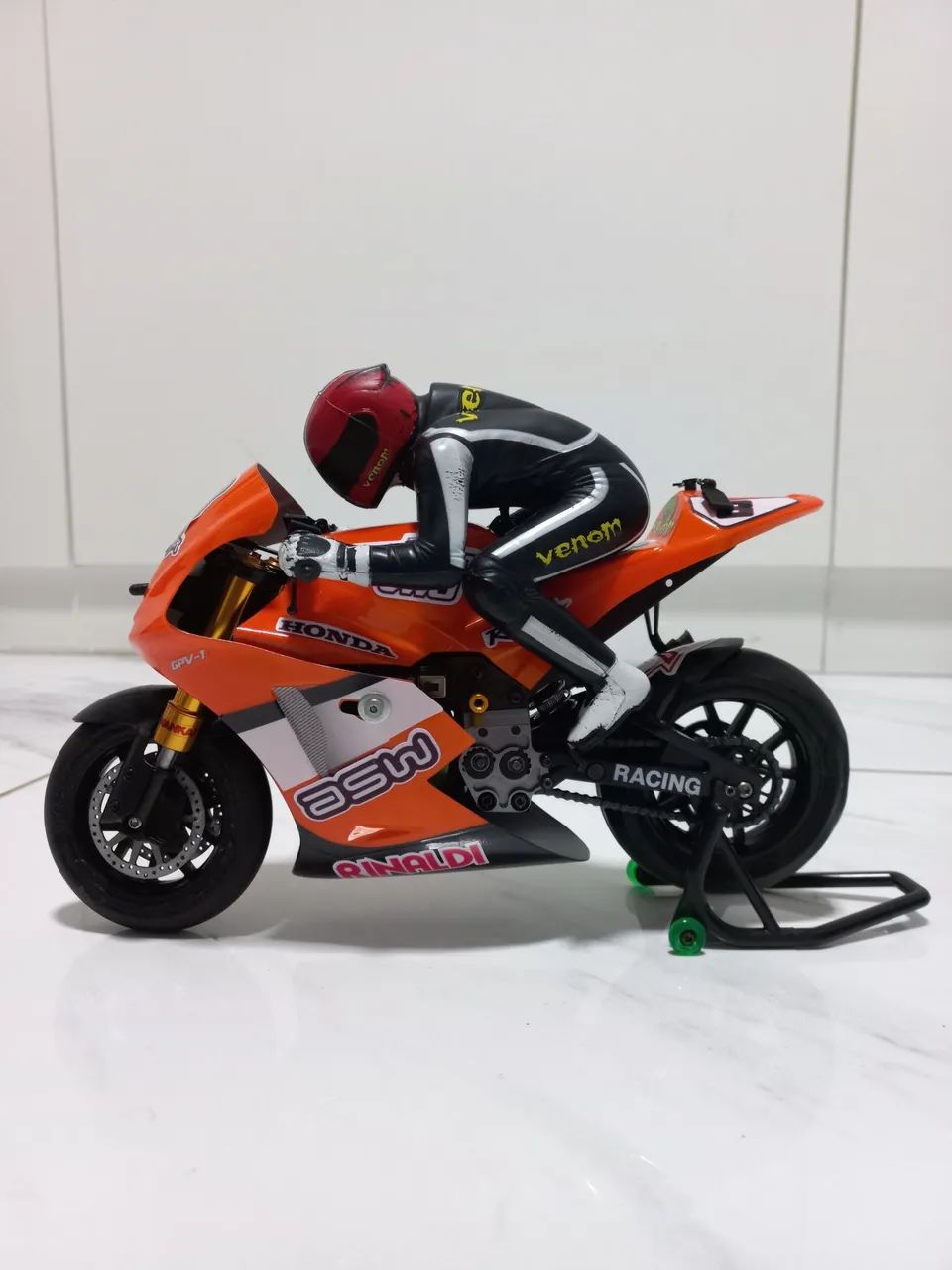 Motocicleta venon de corrida em escala 1/5- Modelo de coleção