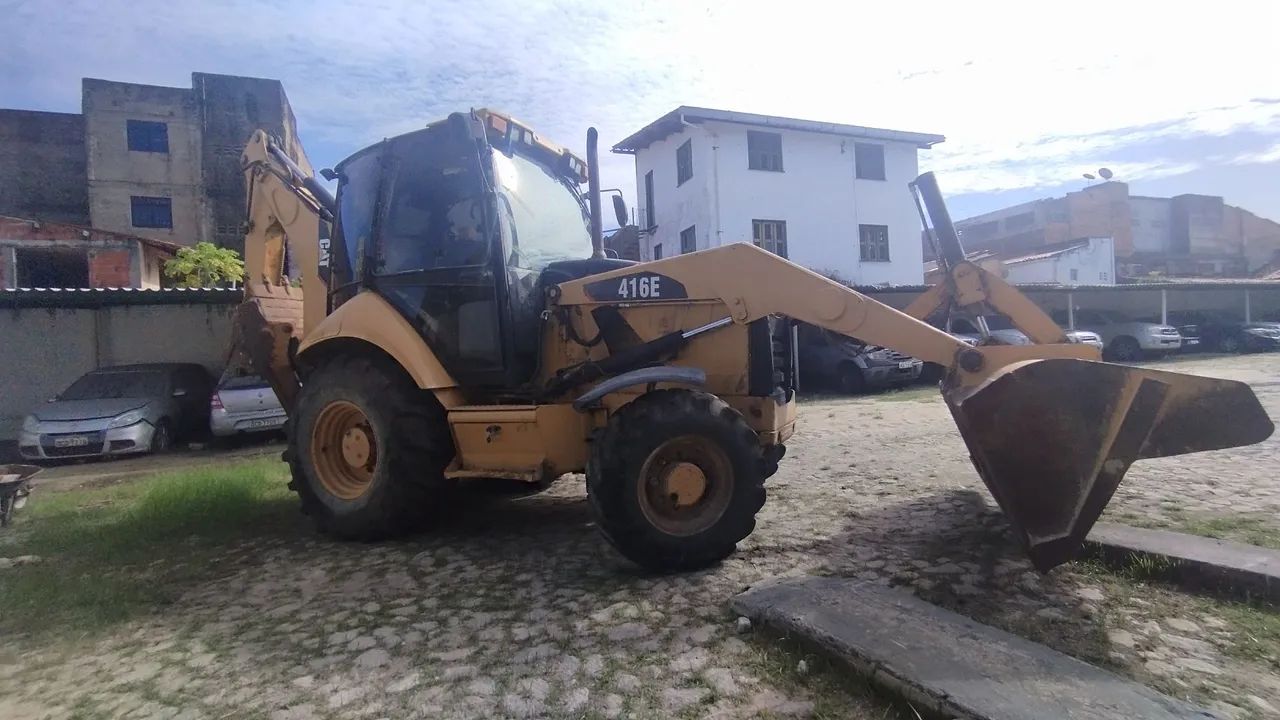 Retroescavadeira Caterpillar 416E - Potência e Eficiência! - Foto 2