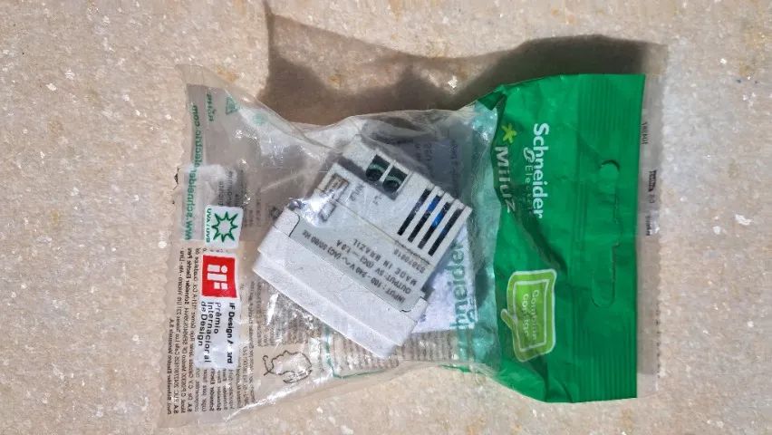 Kit de interruptores e tomadas Schneider65569141523202123