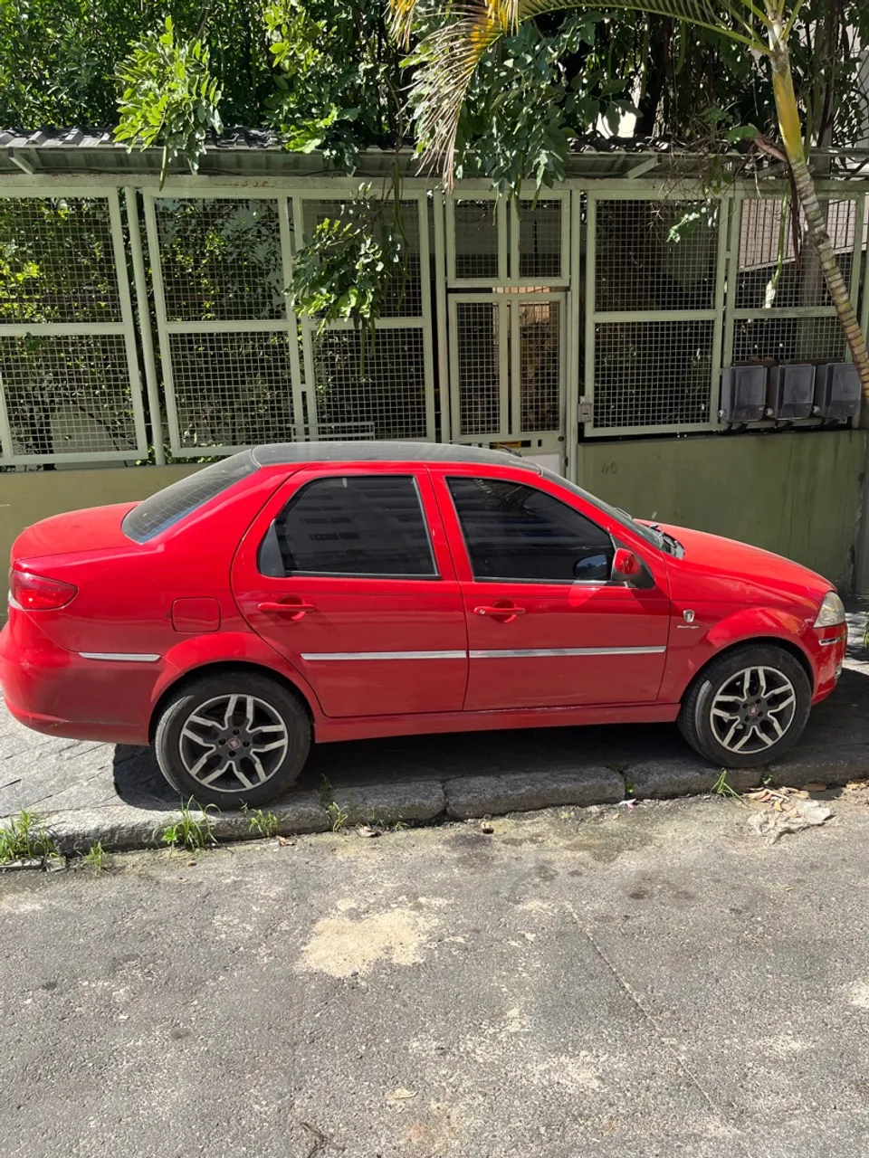 FIAT SIENA 2012 ESSENCE DUALOGIC 1.6 FLEX 16V 4P