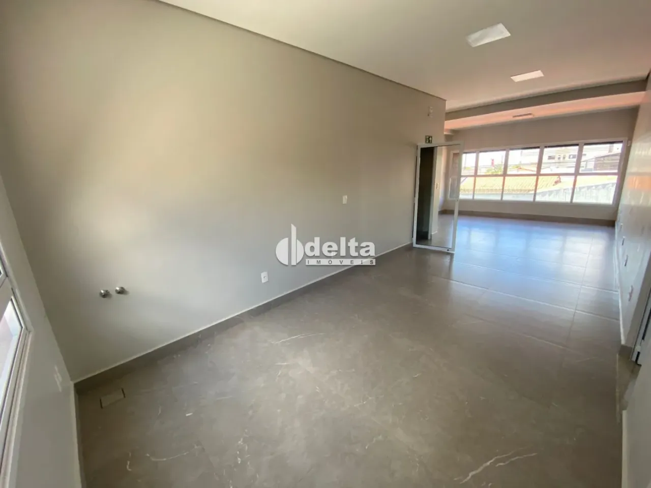 Sala disponível para locação no bairro Umuarama em Uberlândia-MG