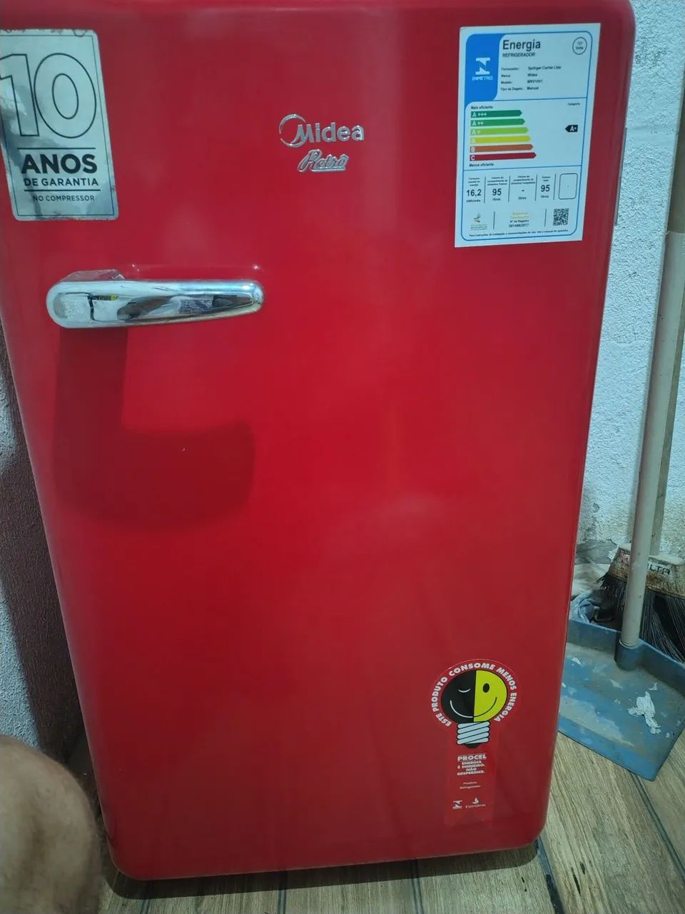 Vendo frigobar todo bom