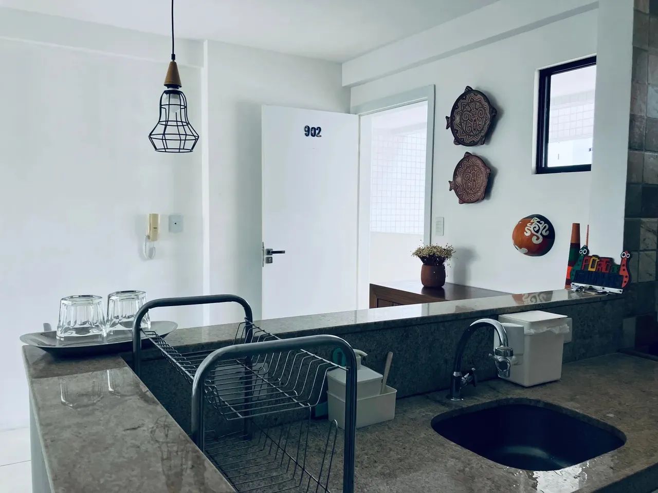 Flat para aluguel possui 51 metros quadrados com 2 quartos em Graças - Recife - Pernambuco - Foto 2