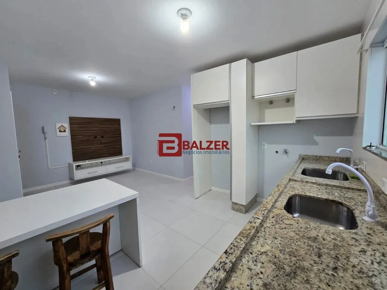 Apartamento 2 dormitórios com suíte no Carianos