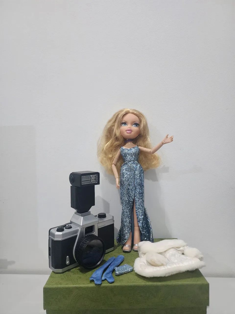 Frete Grátis Boneca Cloe Bratz The Movie com acessórios Roupas
