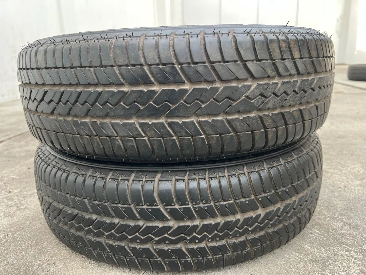 Pneus  Goodiyear  175/70 R14, Excelente Estado de conservação. - Foto 2