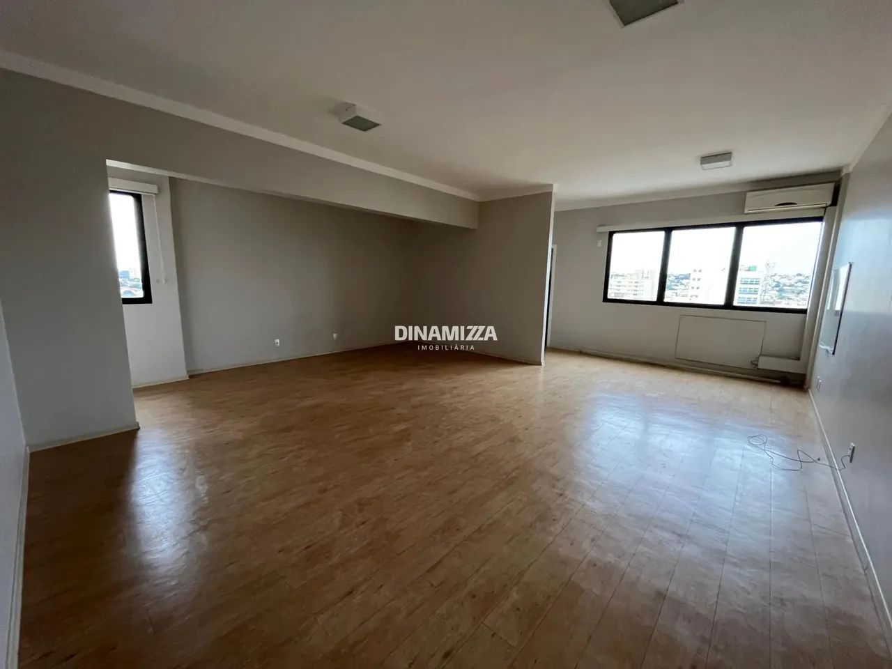 Excelente sala comercial para locação no Elvira Shopping