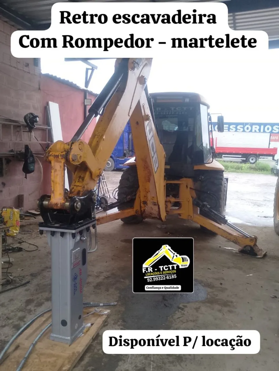 Retro escavadeira com Rompedor martelete disponível