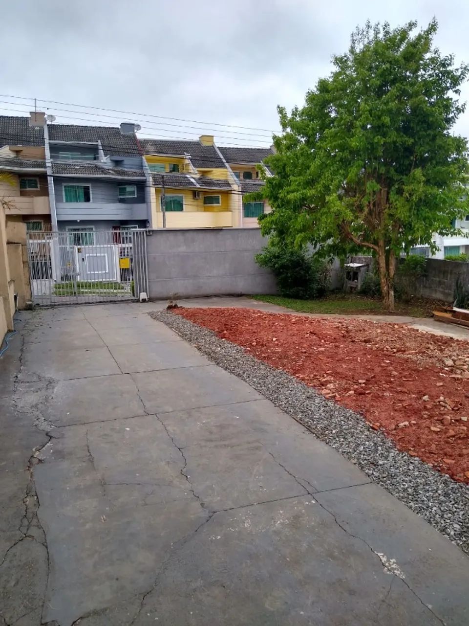 Terreno ZR3 Campina do Siqueira, ensolarado, plano, seco, ótima localização, 387m2