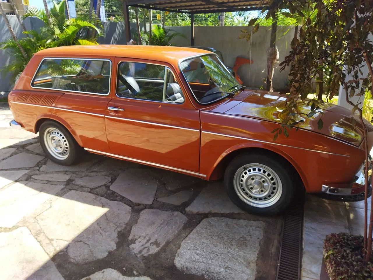 Vw Variant ano 74 - restaurada - motor novo - excelente estado.