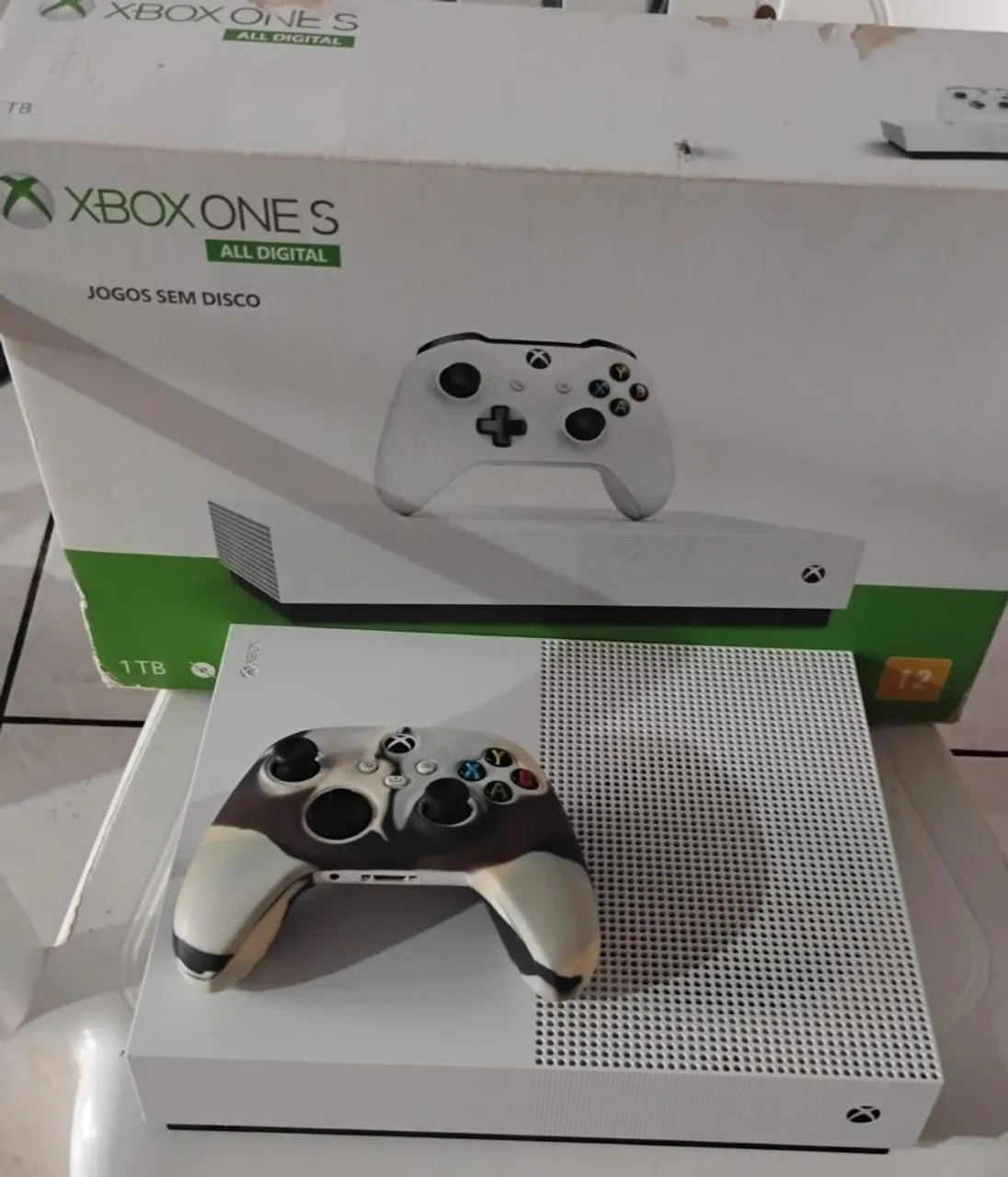 Xbox One S All Digital 1TB + Controle Personalizado