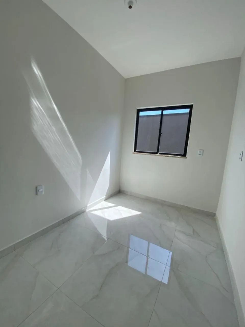 Casa com três quartos sendo um suíte - 79m² - Foto 4