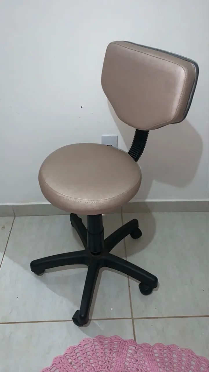 Mocho Giratório para Estética - Usado, em bom estado