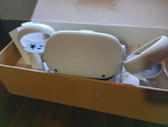 META QUEST 2 ( 12 meses de uso)