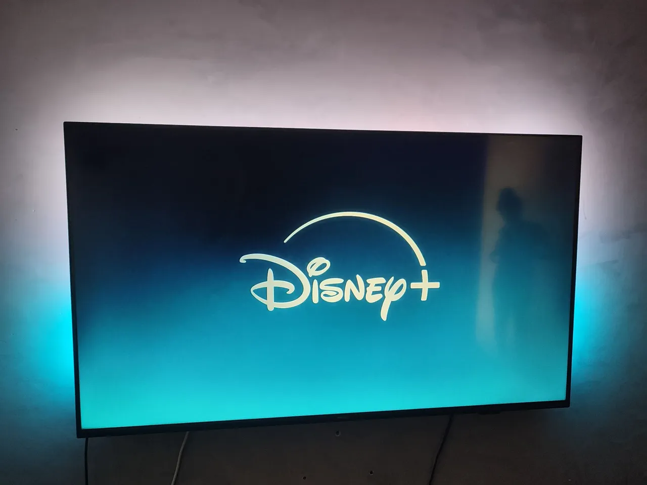 Smart TV 50 polegadas Philips Ambilight (leia a descrição)