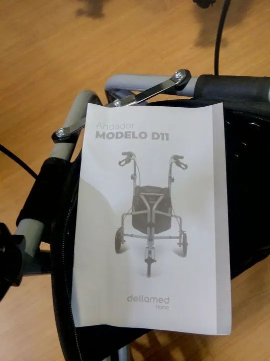 Andador dobrável 3 rodas com freio  - Foto 6