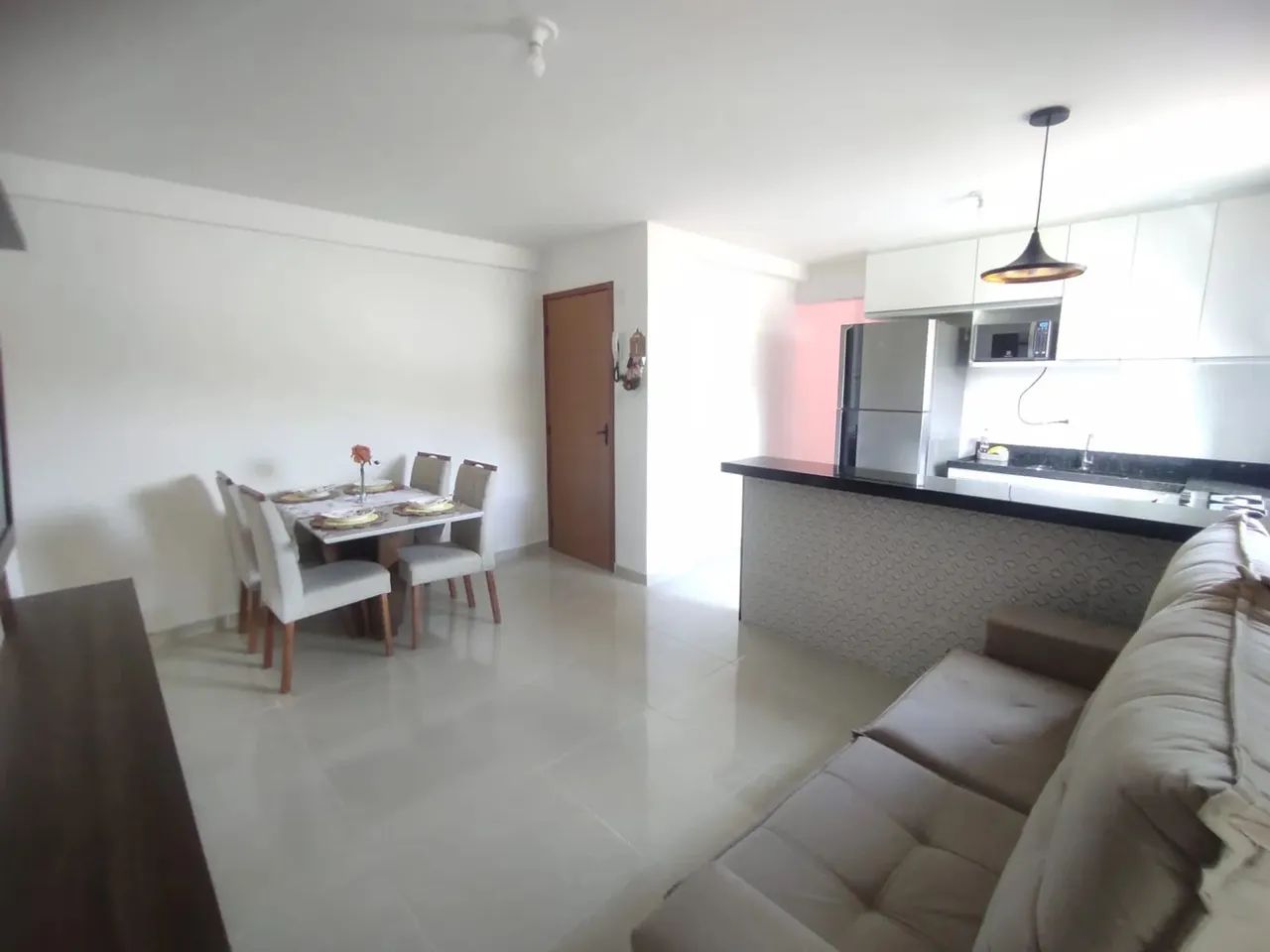 VENDO MOBILIADO!!! Apartamento 2 quartos 60m², sol da manhã, sala ampla, varanda e vaga de - Foto 2