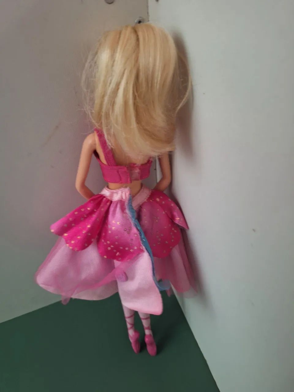 Boneca barbie sapatilhas mágicas  - Foto 5