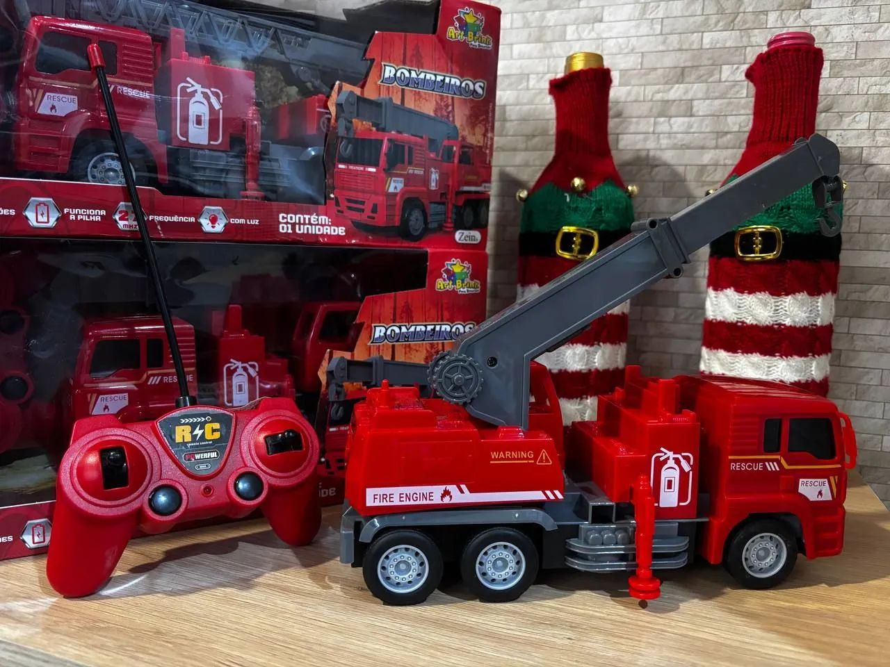 Caminhão do bombeiro carrinho de controle remoto com 7 funções/ aceitamos cartão  - Foto 3