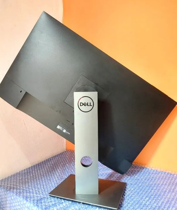 Monitor Dell Profissional 27' IPS 75hz Ajuste de altura e Rotação Bordas Finas - Foto 6