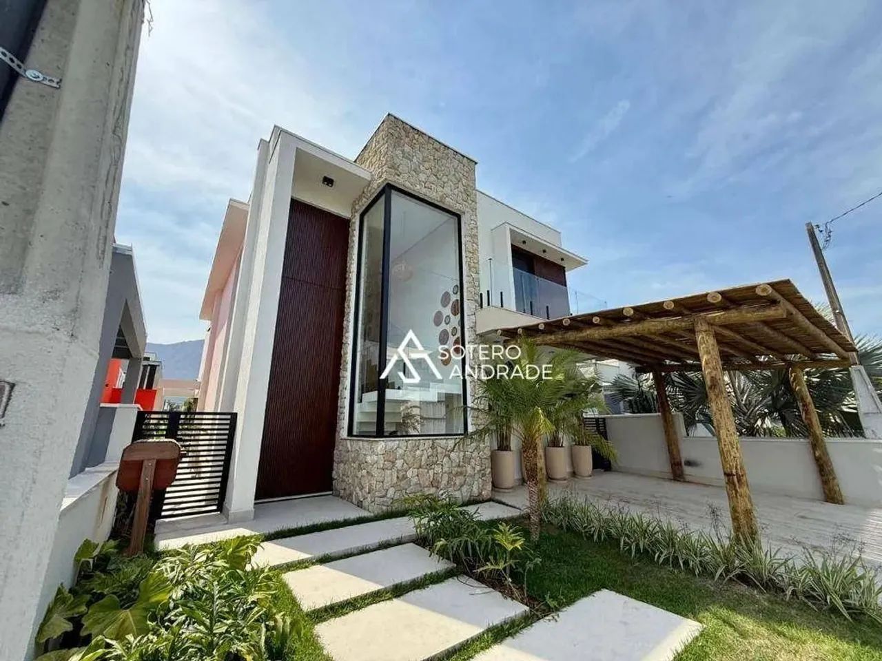 Casa nova dentro do Condomínio de alto padrão no Costa Nova na praia Massaguaçu