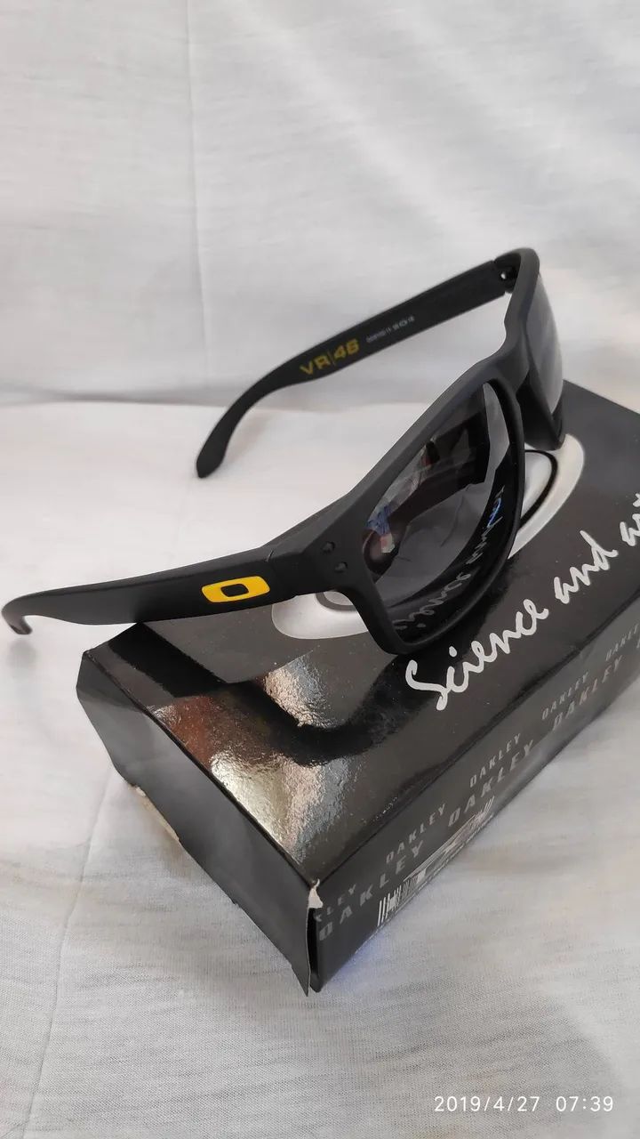 Óculos de Sol Oakley VR46 Preto lente Polarizada 