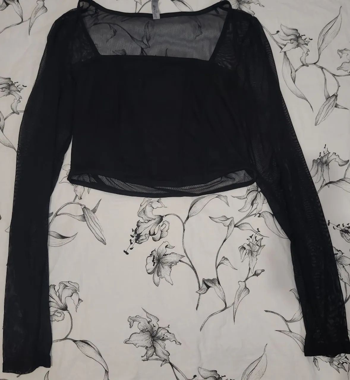 Blusa de renda preta - tamanho G