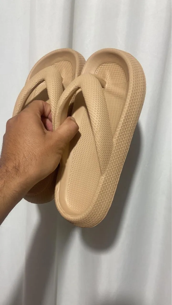 Chinelo nuvem