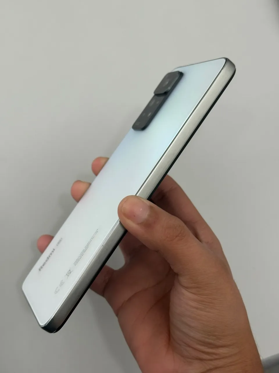 Celular seminovo, em perfeito está de uso.