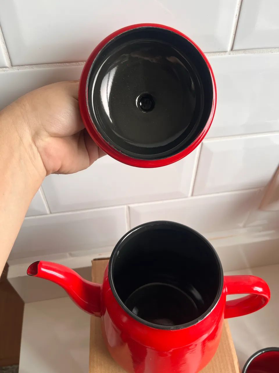 Bule vermelho com 4 canecas  - Foto 2