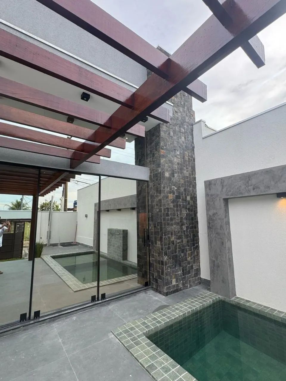Vende-se belíssima casa no bairro Jardim Universitário em Cuiabá MT  - Foto 2