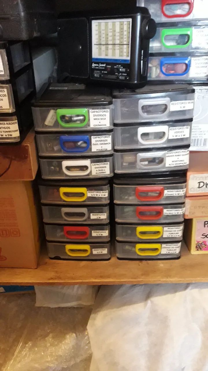 FUNDO DE OFICINA ELETRÔNICA - LOTE DE PEÇAS PARA RÁDIOS VALVULADOS - Foto 3